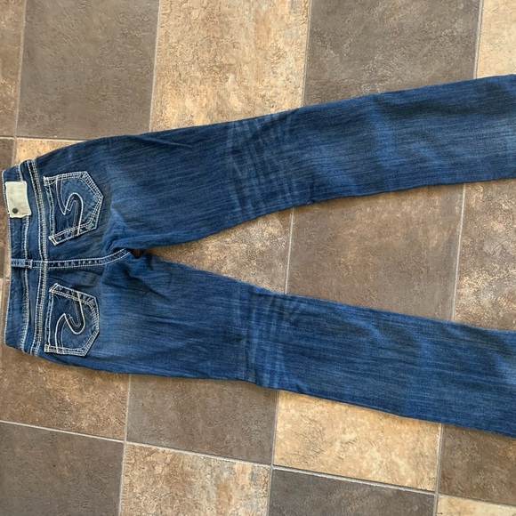 Woman’s silver jeans! - Picture 3 of 5